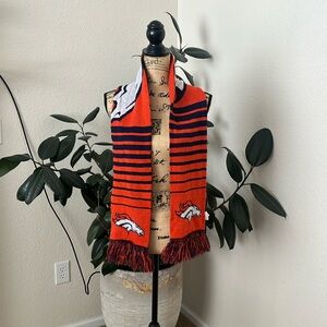 Denver Broncos Scarf Orange Blue
Gently used.
##396A